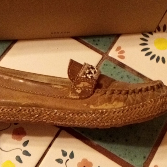 Ugg Size 6 W Kaelee  loafer - Picture 5 of 6